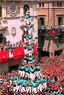 Impresionante 'tres de deu' de los Castellers de Villafranca