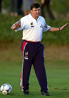 Camacho da instrucciones en el entrenamiento de ayer.