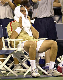 Albert Costa, desolado tras perder con Kuerten.