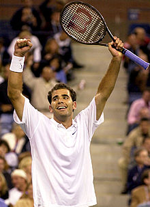 Pete Sampras celebra su victoria sobre Agassi.