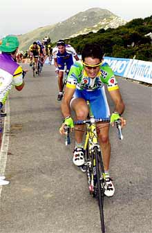 Óscar Sevilla, durante su ascensión a los lagos.