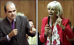 Manuel Chaves y Teófila Martínez, durante el debate de ayer.