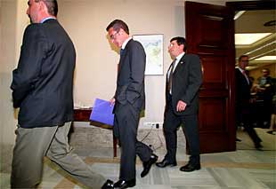 Antonio Camacho, en el centro, en su comparecencia ante la comisión investigadora del Congreso del  caso Gescartera .