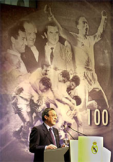 Florentino Pérez, durante la asamblea de ayer.