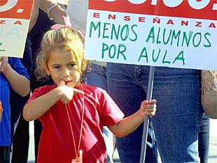 Una alumna, ayer, en la manifestación de la enseñanza infantil celebrada en Sevilla.
