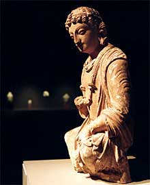  Genio de las flores,  escultura afgana hadda que perteneció a Malraux.