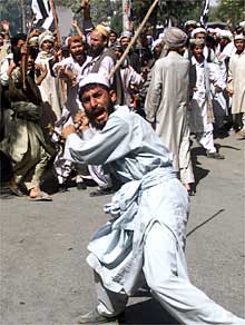 IRA CONTRA LA PRENSA INTERNACIONAL.