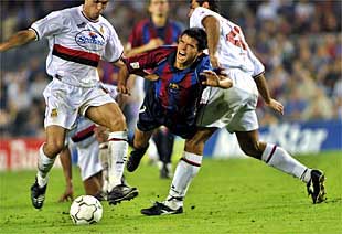 Saviola es derribado por Nadal.