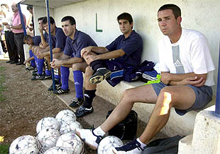 Sergio García, a la derecha, en su presentación como segundo entrenador del Club de Fútbol Borriol.