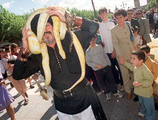 Actuación teatral en el mercado medieval de Alcalá de Henares.