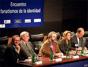 Adam Michnik, Mario Vargas Llosa, Jon Juaristi, María Asunción Ansorena y Enrique Krauze, en la Casa de América.