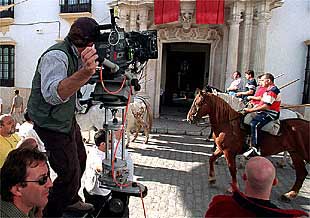 Un momento del ensayo de la película  Callas forever , ayer en Osuna.