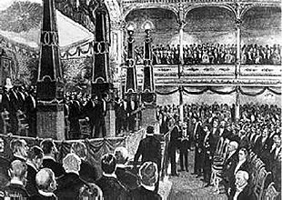 La primera ceremonia de entrega de premios en la Antigua Real Academia de Estocolmo (1901), presidida por el rey Oscar II.