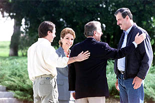 DESCANSO CON FOX Y PASTRANA.