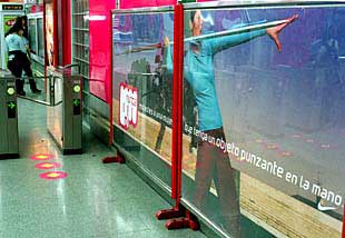 Uno de los carteles de la campaña publicitaria retirada por Nike.