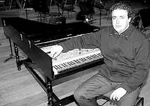 Juan José Mena, en una sala de ensayos del palacio Euskalduna de Bilbao.