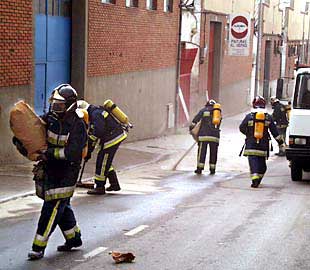 Vertido tóxico de sosa en un polígono de Fuenlabrada