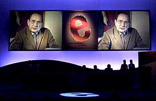 Un momento de la clausura del II Congreso Internacional de la Lengua Española en Valladolid, durante la intervención de Miguel Delibes.