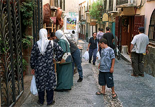 Una calle del barrio granadino del Albaicín.