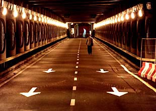 Túnel de López de Hoyos, cerrado al tráfico por las obras de construcción del futuro túnel de María de Molina.