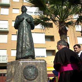 Monumento al cardenal Tarancón