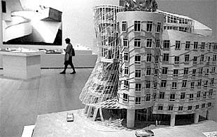 Maqueta del edificio Nationale-Nederlanden, construido en los años 90 en el centro de Praga.