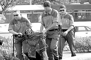 DETENIDAS POR ITOIZ.