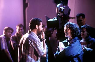 Patricia Ferreira (a la derecha), en el rodaje de   El alquimista impaciente. 