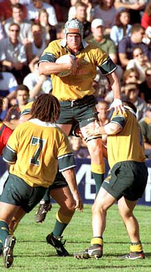 Una jugada del partido de ayer.