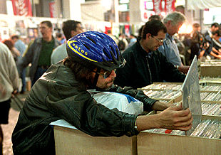 Dos millones de vinilos de ocasión en la XVII Feria del Disco de Barcelona