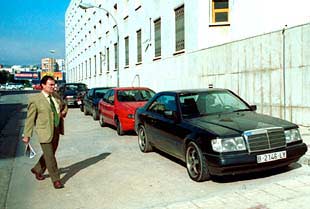 Algunos de los 25 vehículos de lujo intervenidos por la policía al clan de  Los Charros .