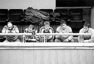 Trabajadores de Gamesa asistieron al pleno de ayer en la Cámara vasca.