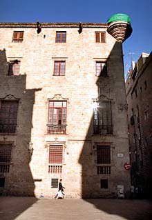 El Palau del Lloctinent, en la calle de los Comtes.