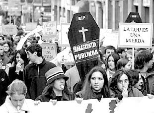 Un momento de la manifestación en contra de la LOU que el miércoles recorrió Bilbao.