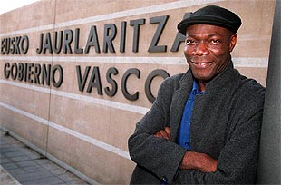 El director de Inmigración del Gobierno vasco, Boladji Omer Bertín Oke, fotografiado en Lakua, Vitoria.