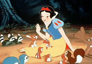 Blancanieves, entre los animales del bosque.