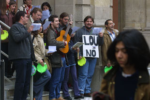 Villancicos contra la LOU y nueva jornada de protestas