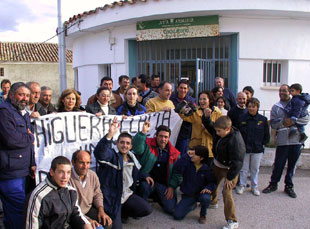 Los vecinos de Higuera de Calatrava reclamaron ayer el mantenimiento del servicio de urgencias.