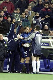 Casillas y Carlos se dan el relevo el martes en el Bernabéu.