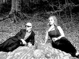 Imagen promocinal del dúo Fangoria, formado por Nacho Canut y Olvido Gara,  Alaska. 