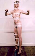 La Ribot durante una de sus 'Piezas distinguidas'