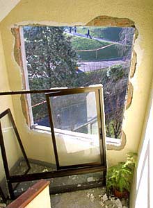 Estado en que quedó una de las estancias de Telefónica.