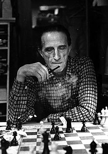 El artista Marcel Duchamp.