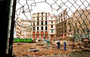 Los restos arqueológicos entorpecen las obras en Santa Caterina