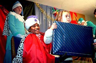 JUGUETES PARA NIÑOS INMIGRANTES.