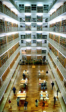 Interior de la biblioteca de la Universidad de Valencia.
