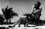 Max Aub (1903-1972), durante unas vacaciones en Acapulco en 1944.