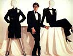 Yves Saint Laurent, con dos de sus diseños femeninos de noche de las colecciones de primavera-verano 1968 y 1982
