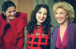 TRES SONRISAS PARA UNA GALA