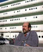 Mariano Esteban, ante el Centro Nacional de Biotecnología